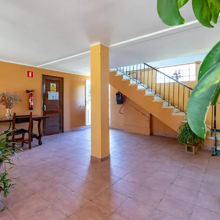 Apartment Empurialola Apartamento La Rubina